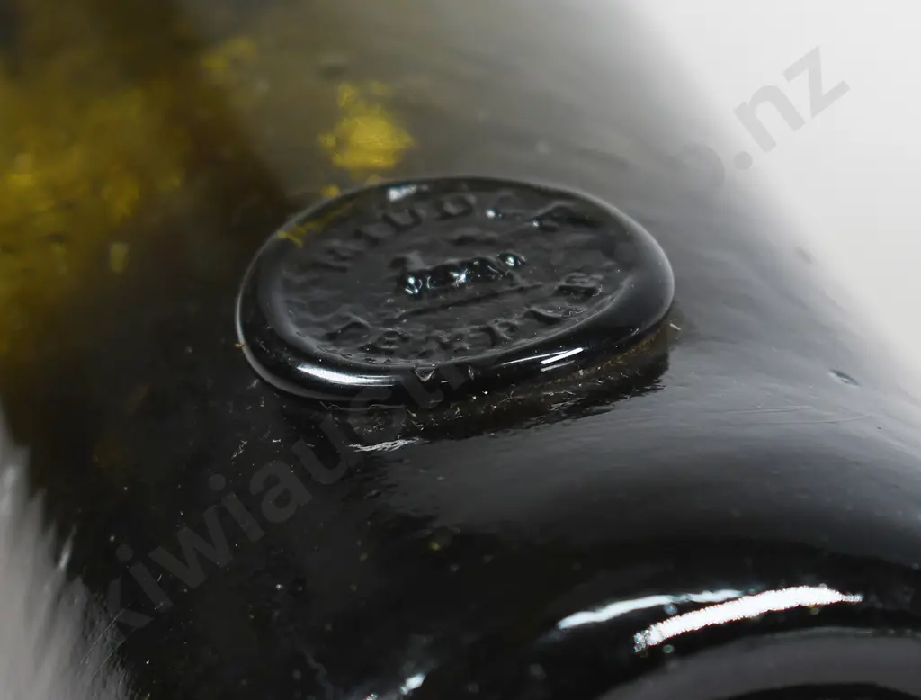 MIDDLE TEMPLE SEALED BOTTLE Image 1++