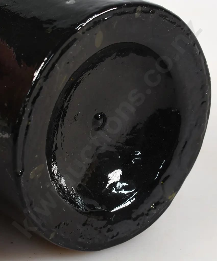 TRINITY COLLEGE COMMON ROOM SEALED WINE Image 1++