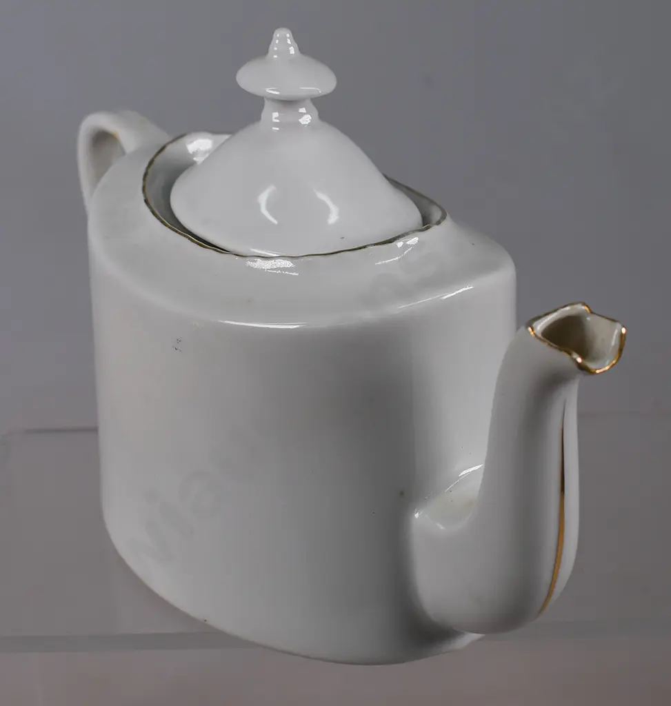 THE AVON CHRISTCHURCH N.Z. SOUVINER TEAPOT Image 1++