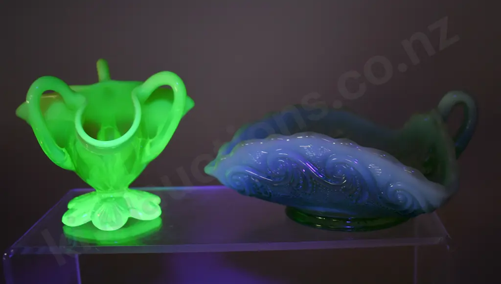 URANIUM GLASS POSY VASE & GLASS DISH Image 1++