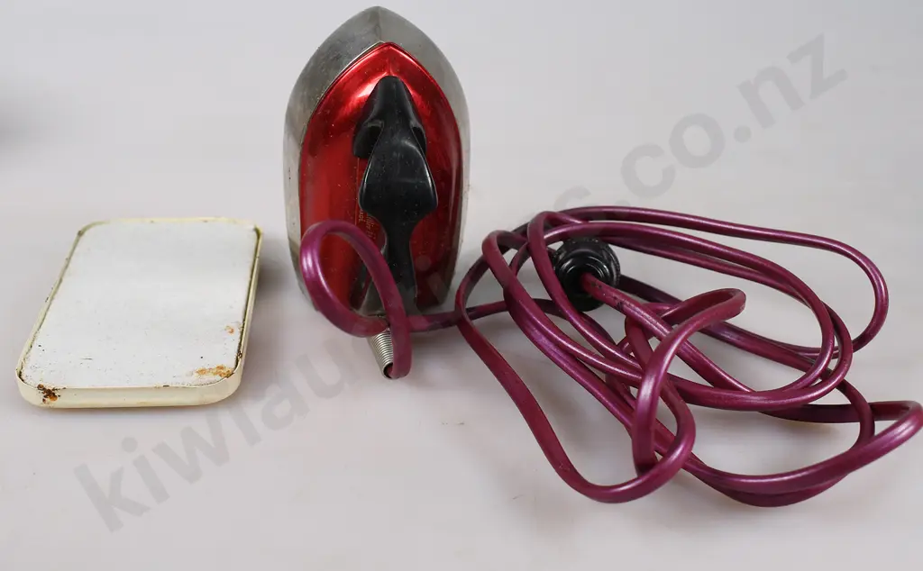 BOXED CLEM TRAVELING IRON Image 1++