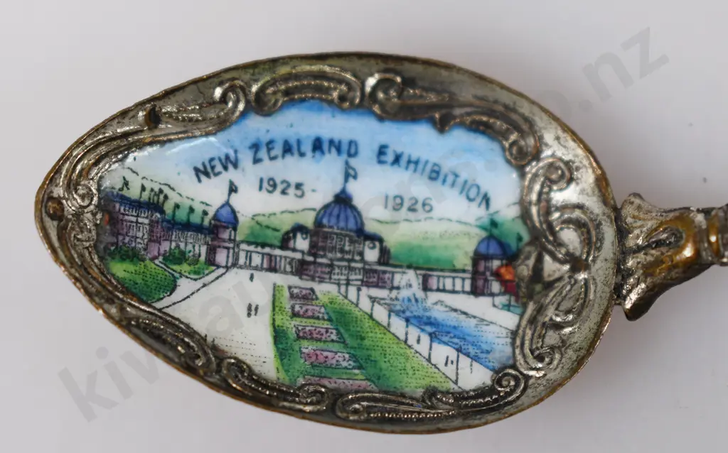 NEW ZEALAND EXHIBITION ENAMEL SPOONS Image 1++