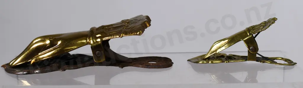 BRASS HAND PAPER CLIPS Image 1++