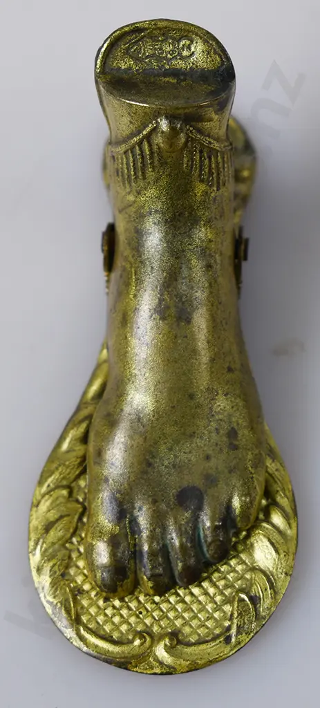 BRASS FOOT PAPER CLIP Image 1++