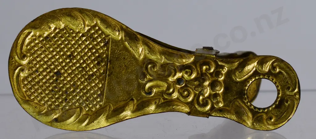 BRASS FOOT PAPER CLIP Image 1++