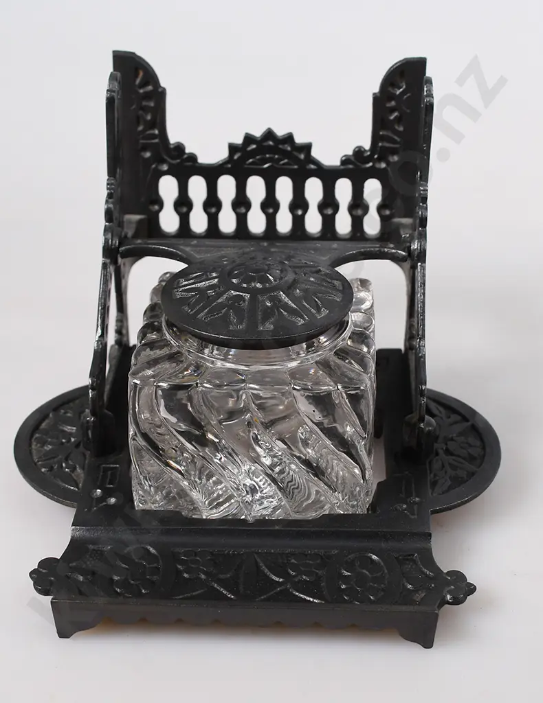 VICTORIAN EASTLAKE CAST IRON INKWELL Image 1++