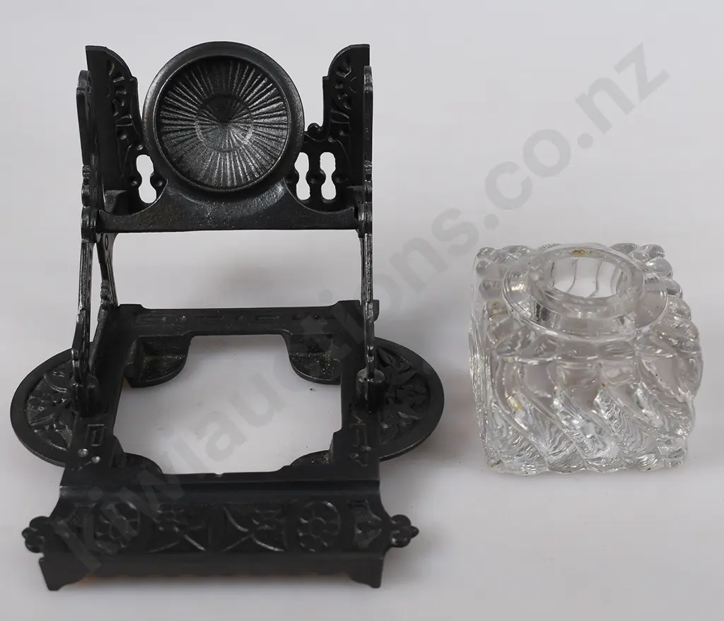 VICTORIAN EASTLAKE CAST IRON INKWELL Image 1++