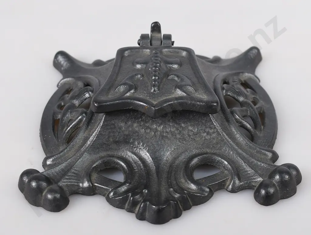 CAST IRON INKWELL Image 1++
