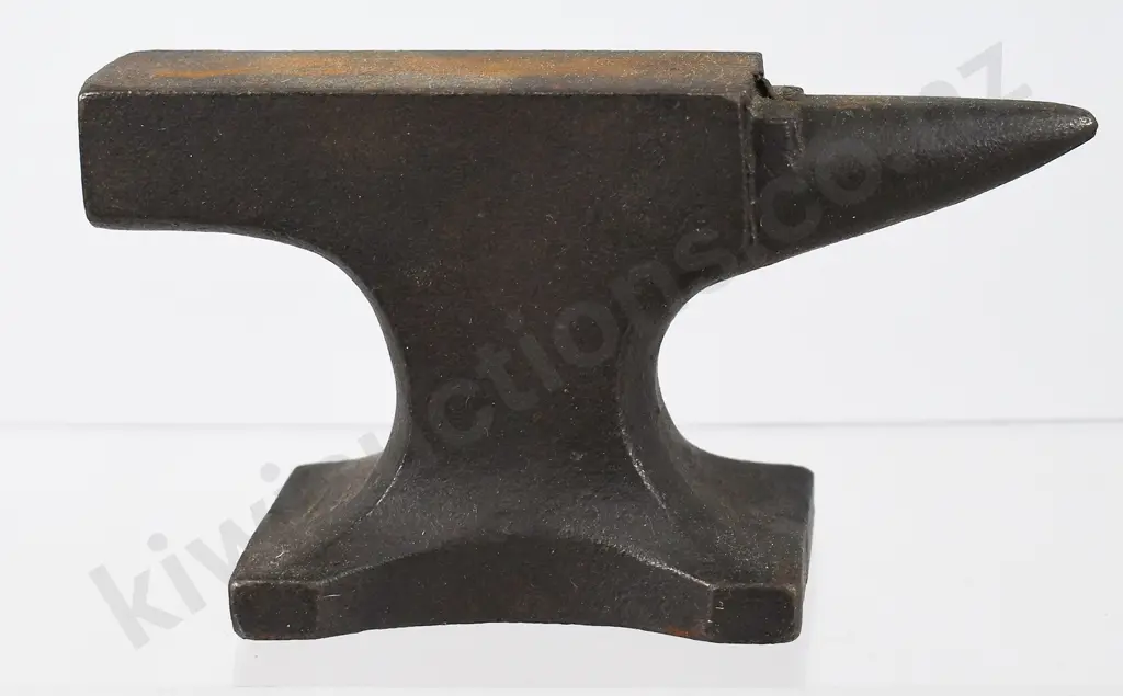 FARMALL 1932 SAMPLE SIZE ANVIL Image 1++