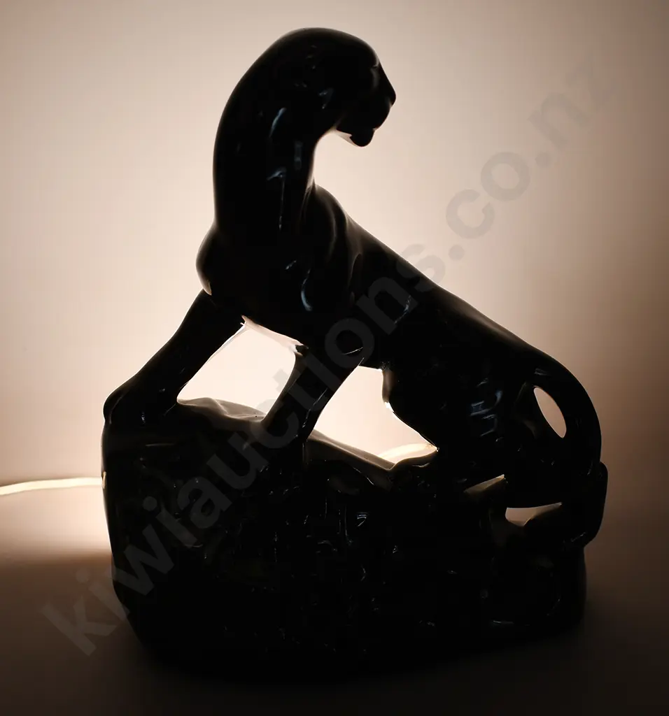 TITIAN POTTERY NEW ZEALAND STUDIO POTTERY PANTHER TV LAMP Image 1++