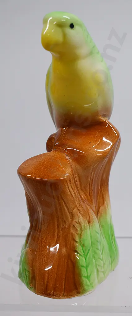 CROWN LYNN PARROT 182 Image 1++