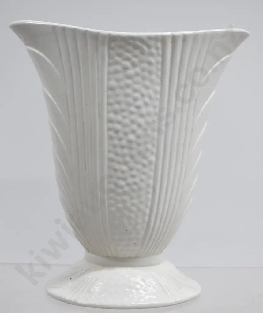 CROWN LYNN BUBBLE TYPE VASE NUMBER 2107 Image 1++