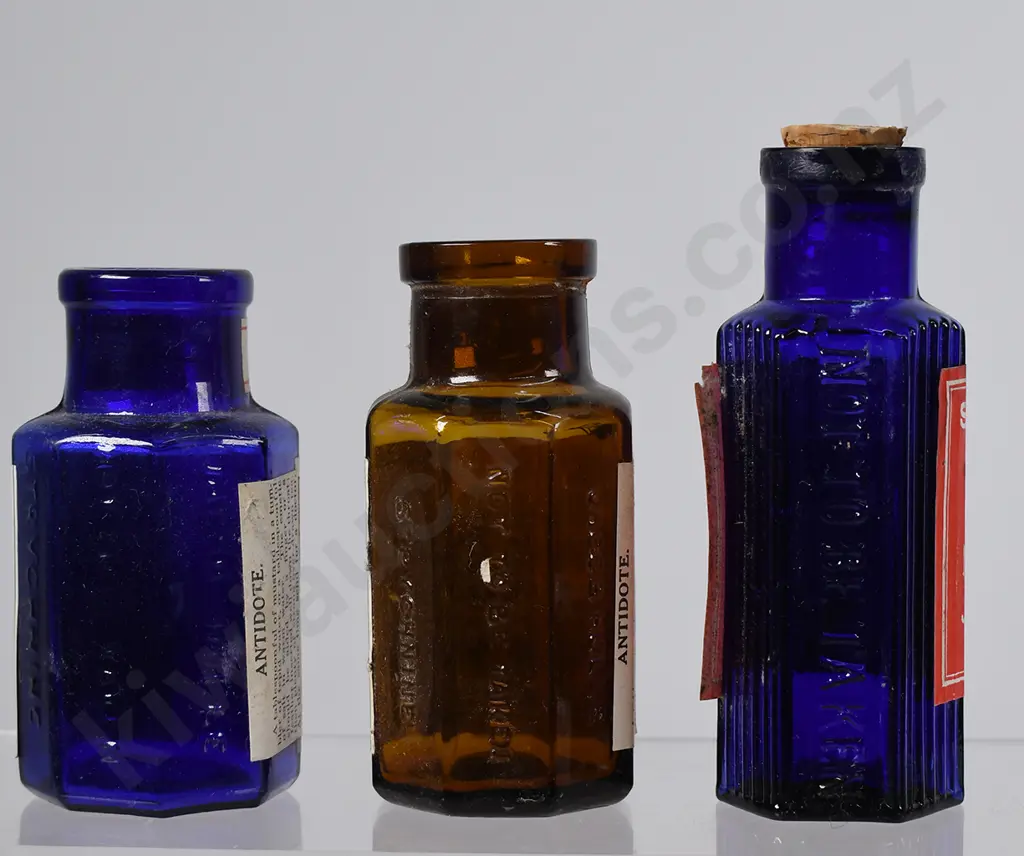 LABELLED STRYCHNINE POISONS, JACOB HULLE, J.F. MACFARLAN Image 1++