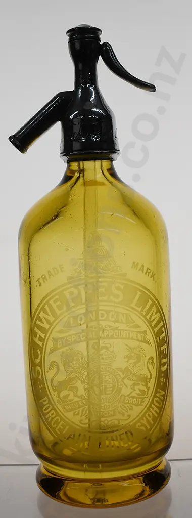 SCHWEPPES SODA SYPHON, AMBER Image 1++