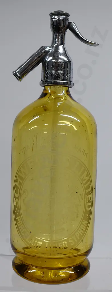 SCHWEPPES SODA SYPHON, AMBER Image 1++