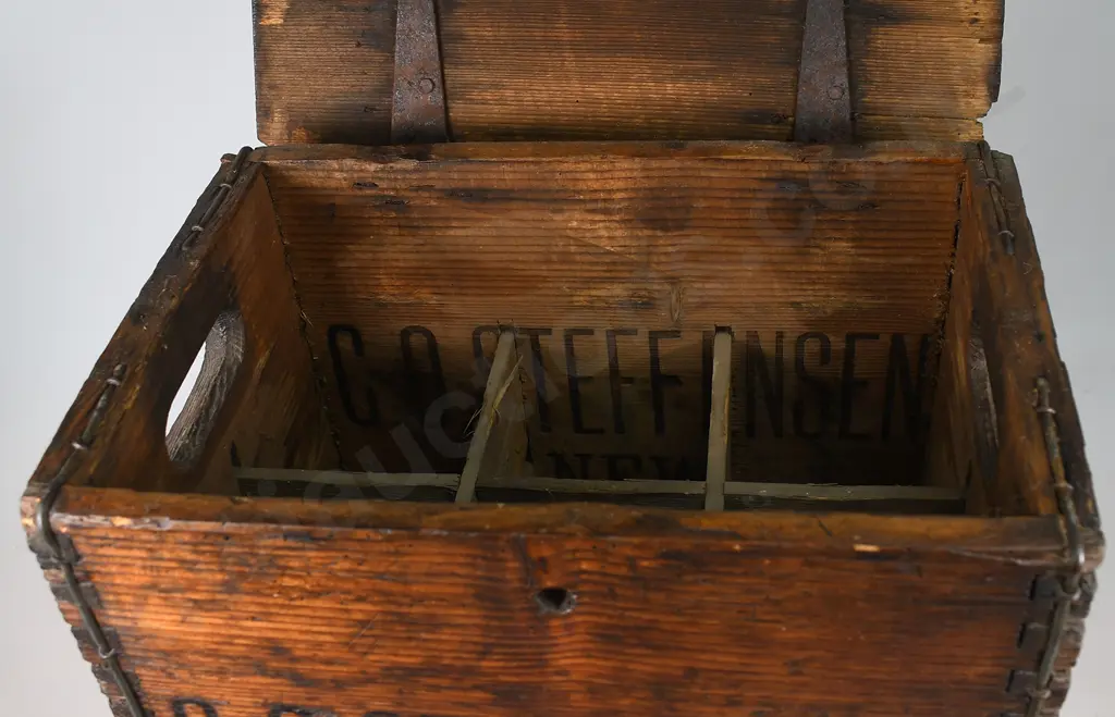 C O STEFFENSEN NEW PLYMOUTH SYPHON CRATE Image 1++