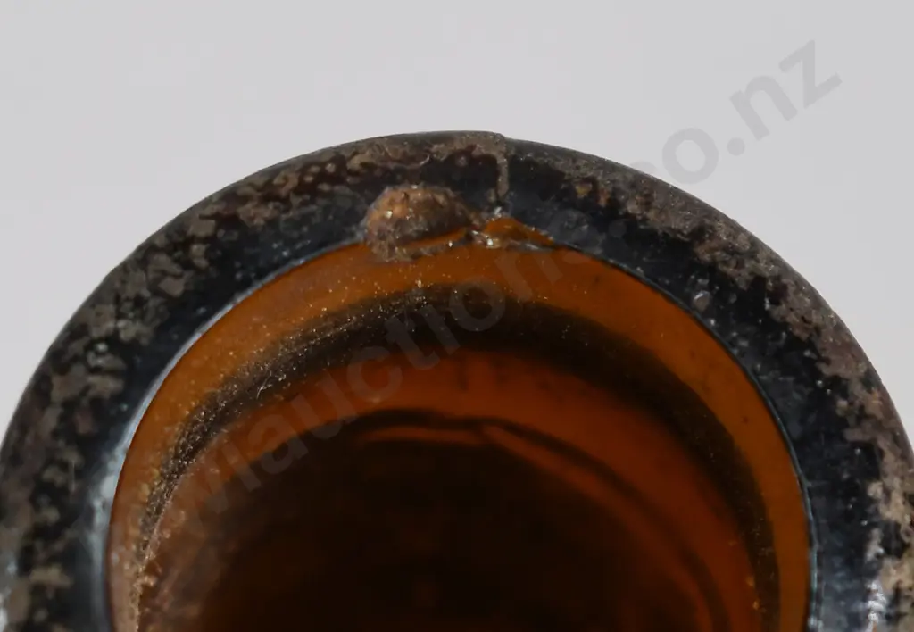 LION BREWERY CROWN TOP BEER Image 1++