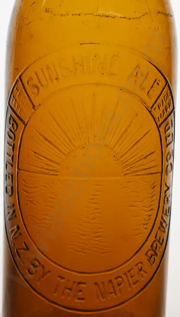 SUNSHINE ALE NAPIER BREWERY CROWN TOP BEER Image 1++