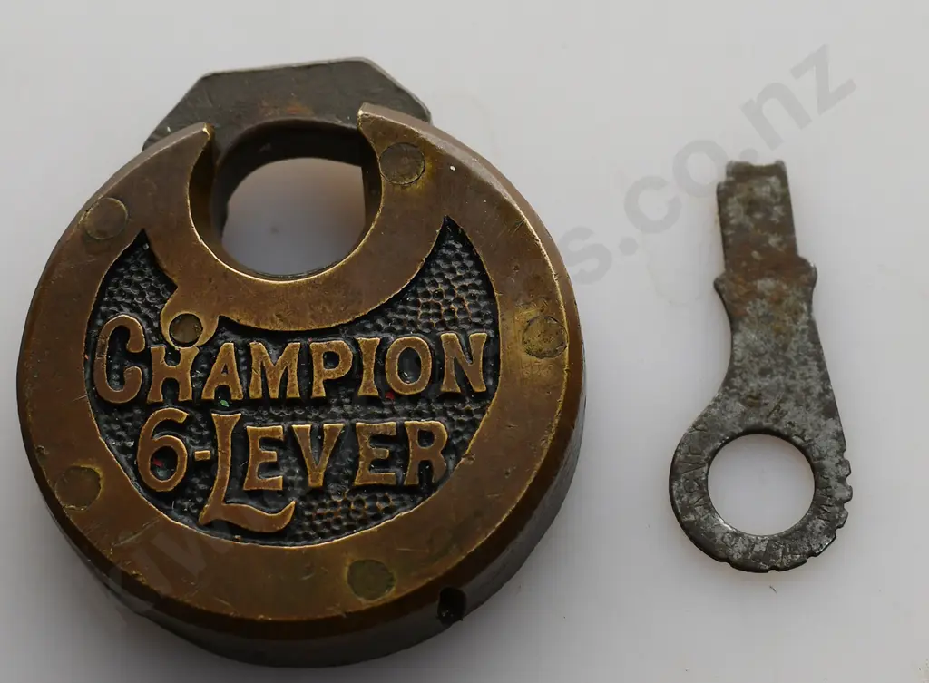 VINTAGE CHAMPION 6 LEVER PADLOCK & KEY Image 1++