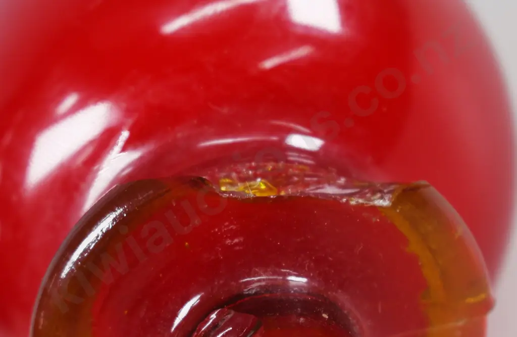 RED GLASS GENIE BOTTLE & STOPPER Image 1++