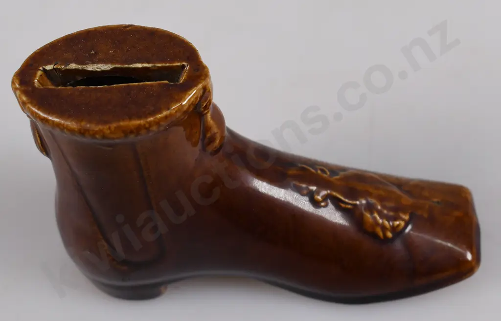COLONIAL POTTERY BOOT MONEY BANK Image 1++