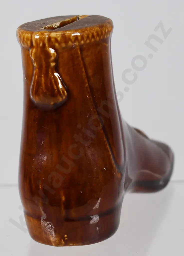 COLONIAL POTTERY BOOT MONEY BANK Image 1++