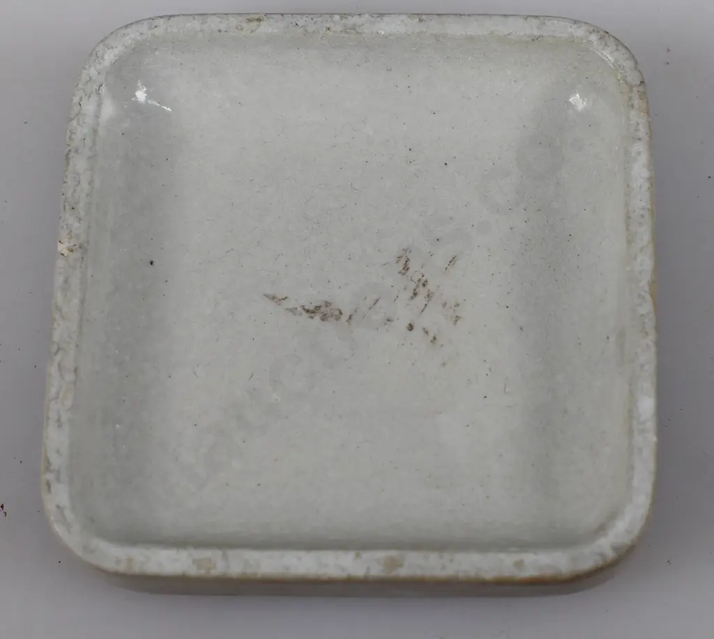 GUNN & CO CARBOLISED CHERRY TOOTH PASTE POT LID Image 1++