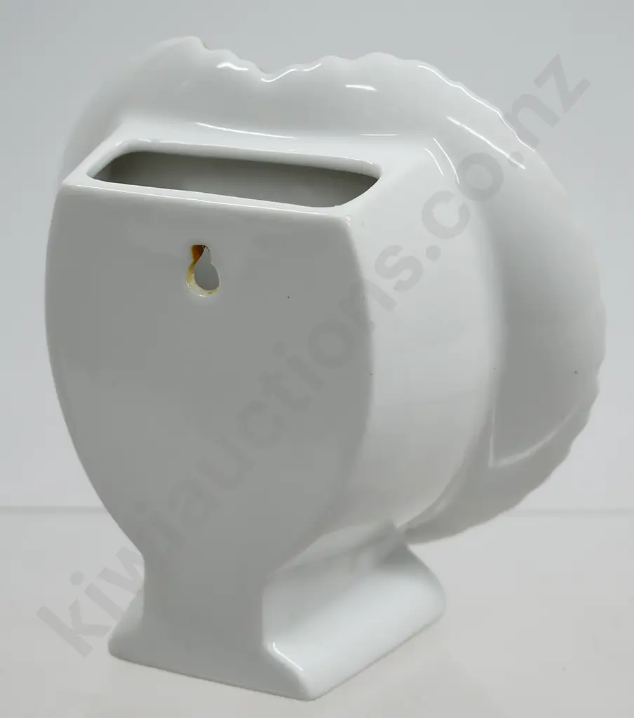 BROWNIE DOWNING WALL POCKET Image 1++