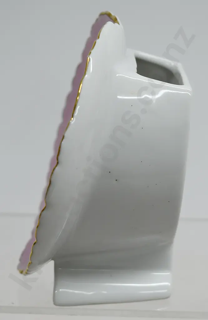 BROWNIE DOWNING WALL POCKET Image 1++