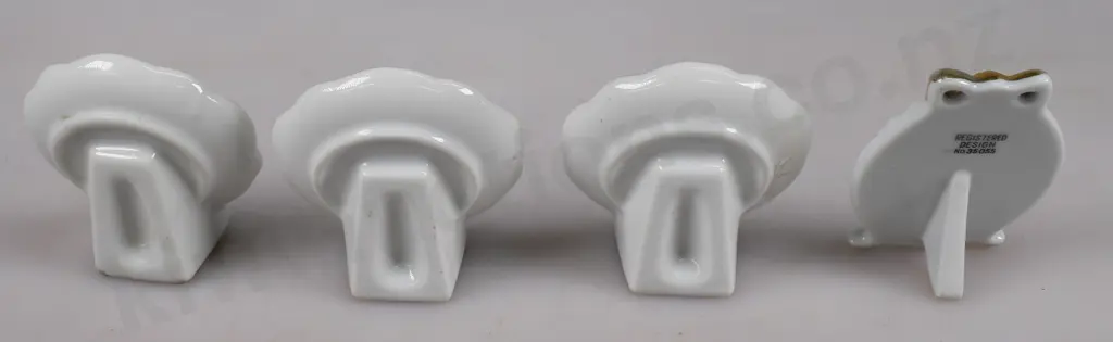 BROWNIE DOWNING PORCELAIN PLAQUES Image 1++