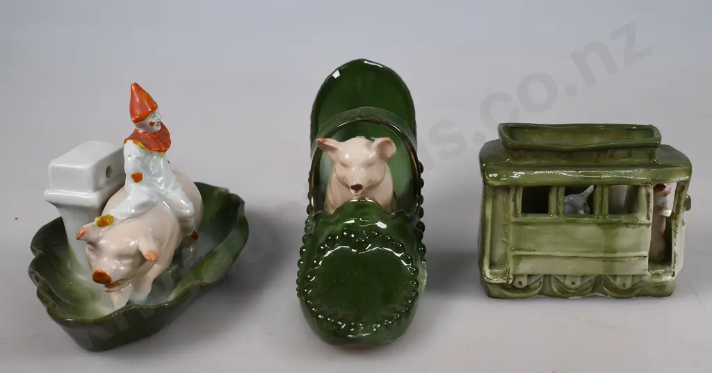 3 PIG FIGURES Image 1++