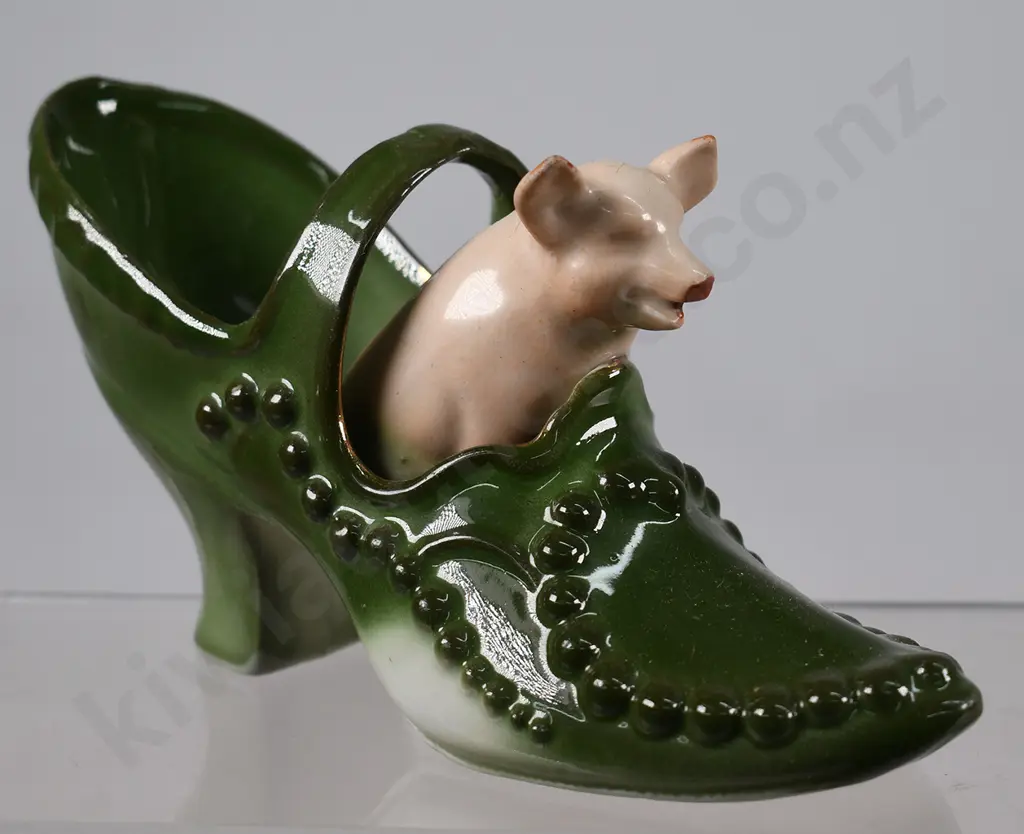 3 PIG FIGURES Image 1++