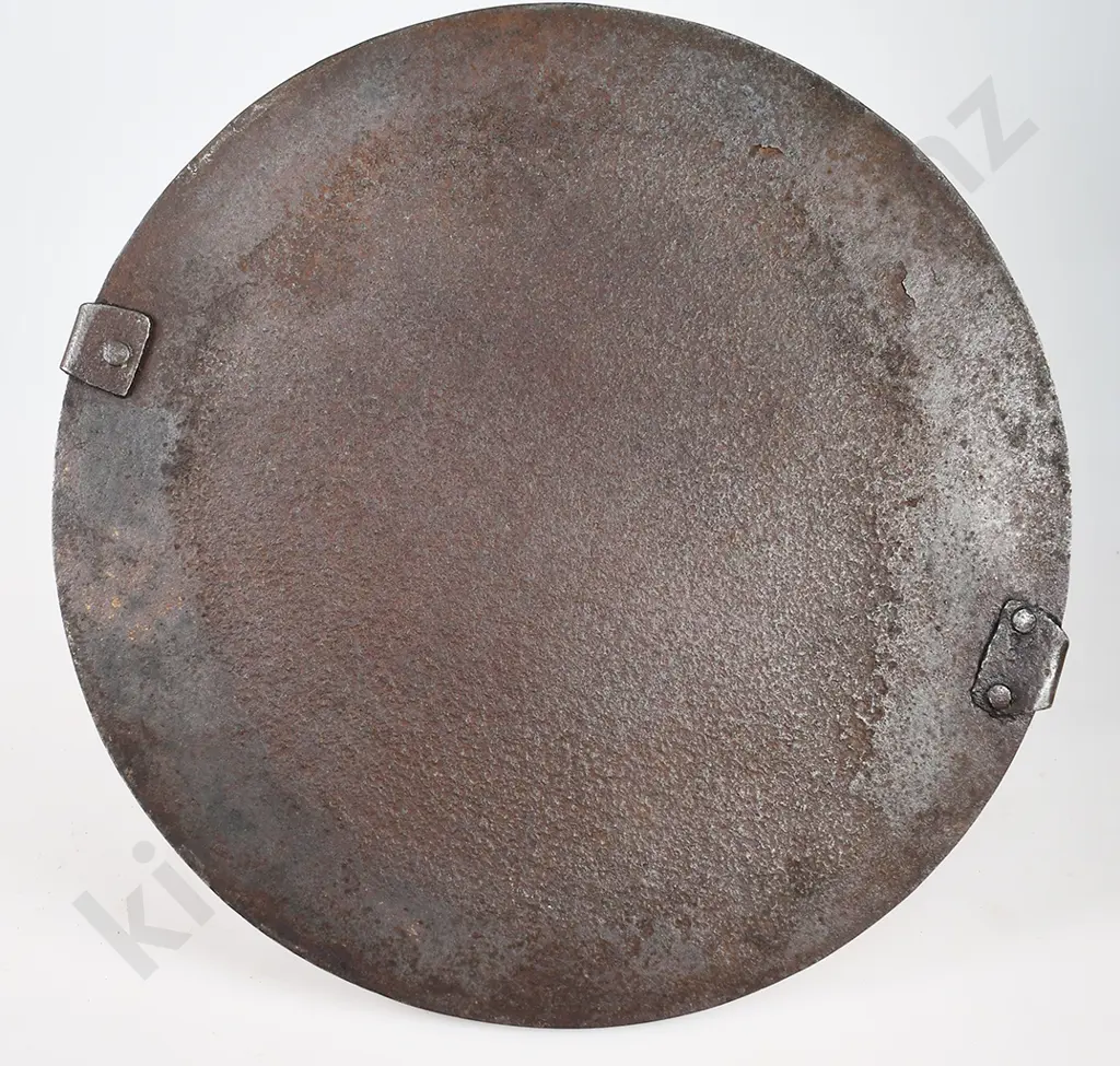 CAST IRON KETTLE, SKILLET & COOKING POT Image 1++