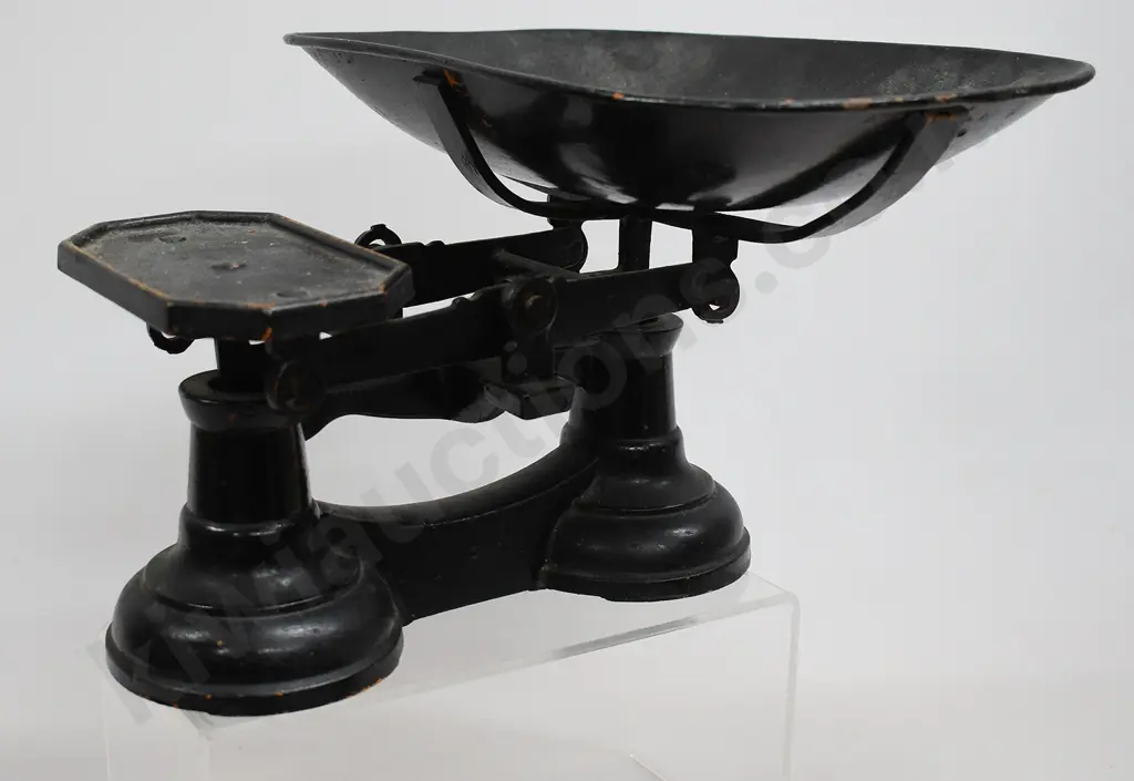 CAST IRON BALANCE SCALES & WEIGHTS Image 1++
