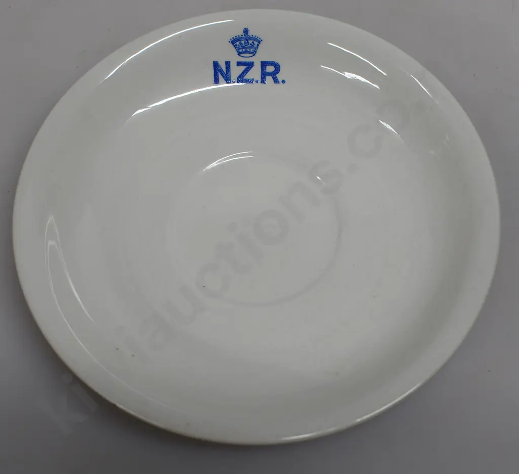 CROWN LYNN NEW ZEALAND RAILWAY SAUCER Image 1++