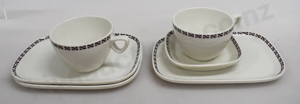CROWN LYNN NEW ZEALAND RAILWAY CROCKERY Image 1++