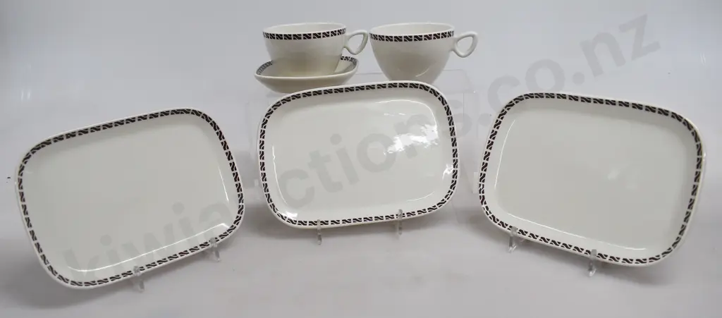 CROWN LYNN NEW ZEALAND RAILWAY CROCKERY Image 1++