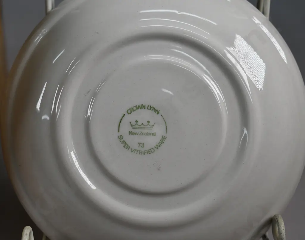 ORIGINAL CARTON OF NZR CROWN LYNN SAUCERS Image 1++