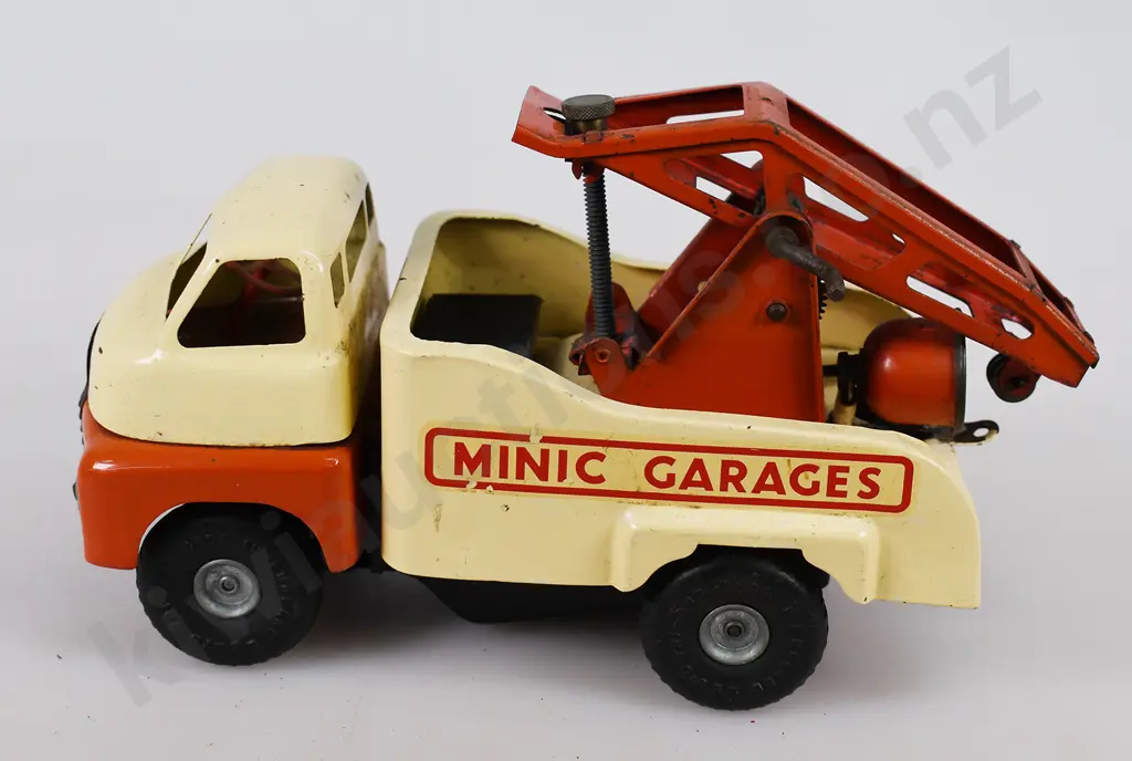 TRI-ANG MINIC SERIES 3 HEAVY DUTY CRASH TRUCK PG35 Image 1++