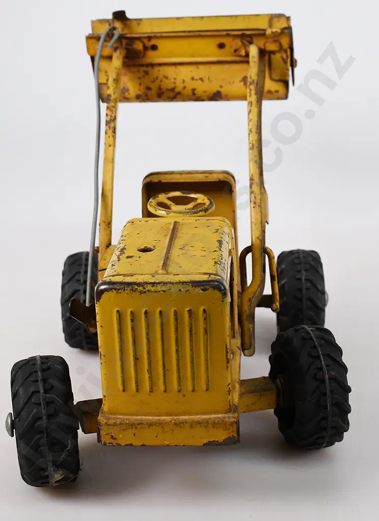 TRI-ANG EARTH MOVING HI LOADER Image 1++