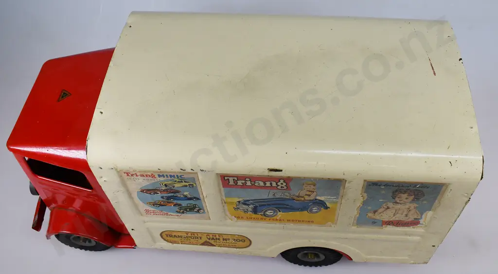 TRI-ANG TRANSPORT VAN No. 200 Image 1++