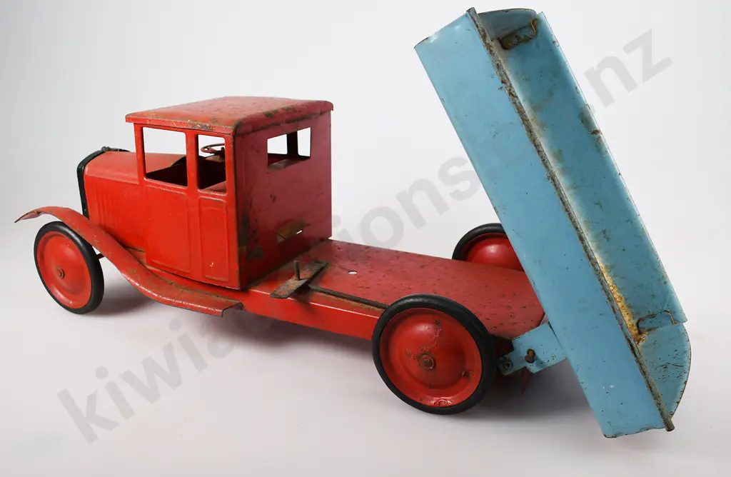 TRI-ANG BEDFORD SERIES TIP TRUCK Image 1++