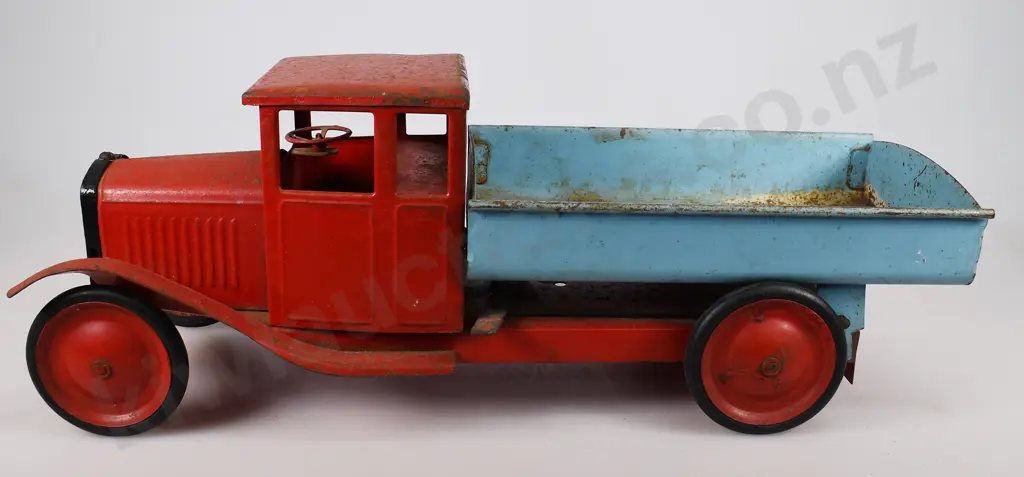 TRI-ANG BEDFORD SERIES TIP TRUCK Image 1++