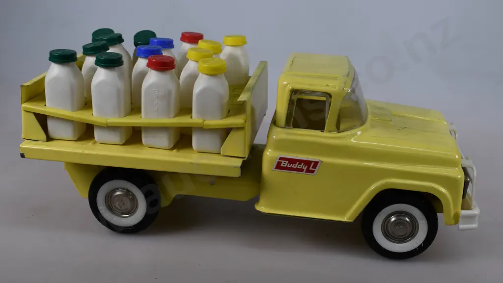 BUDDY L STEEL SPRING SUSPENSION MILK TRUCK Image 1++