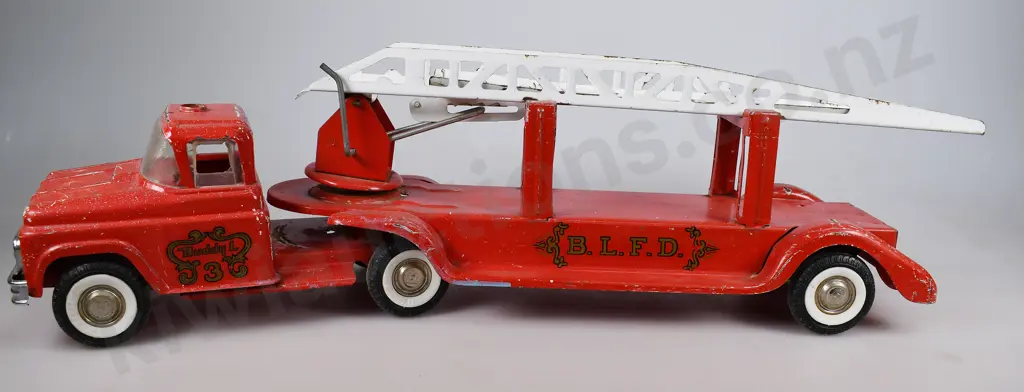 BUDDY L  AERIAL LADDER FIRE ENGINE Image 1++