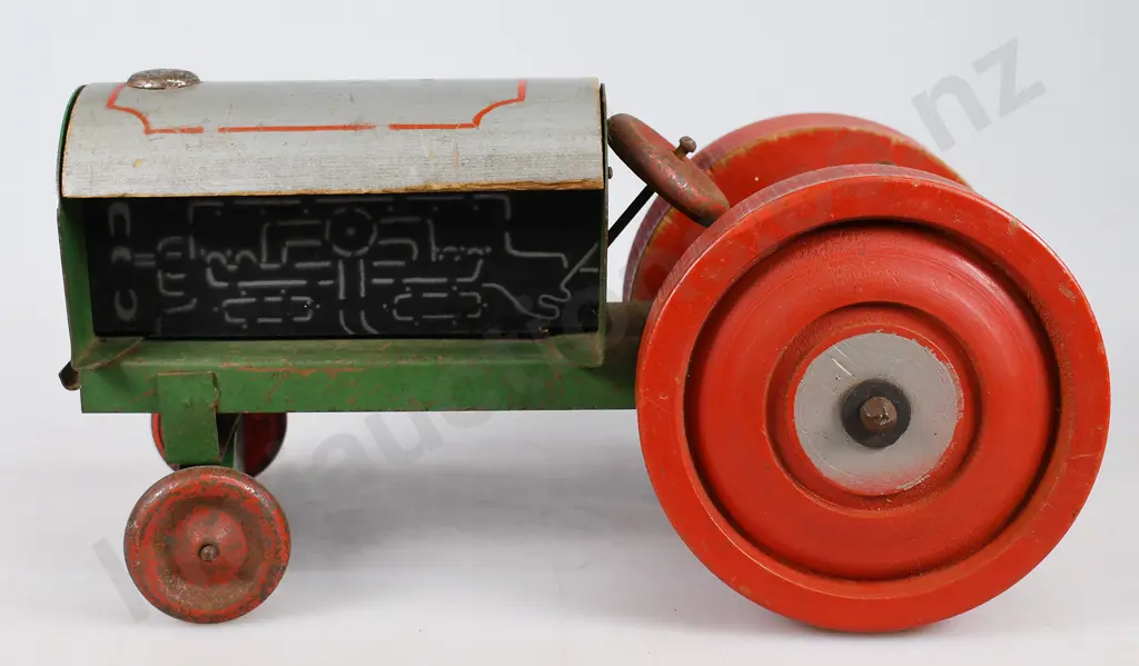 ABINGDONS NEW ZEALAND TRACTOR Image 1++