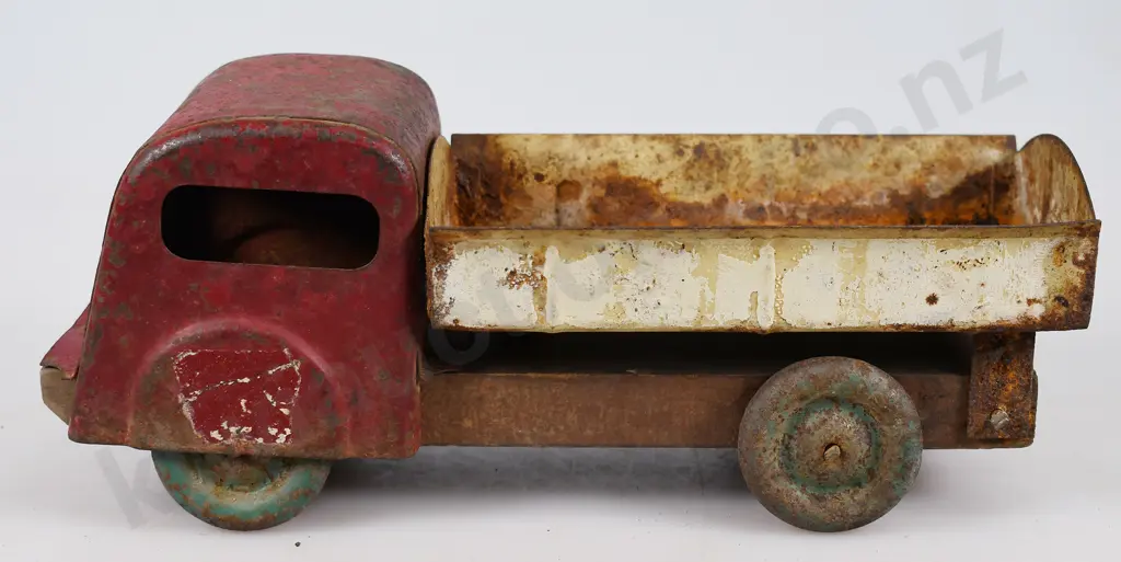 ABINGDONS NEW ZEALAND TIP TRUCK Image 1++