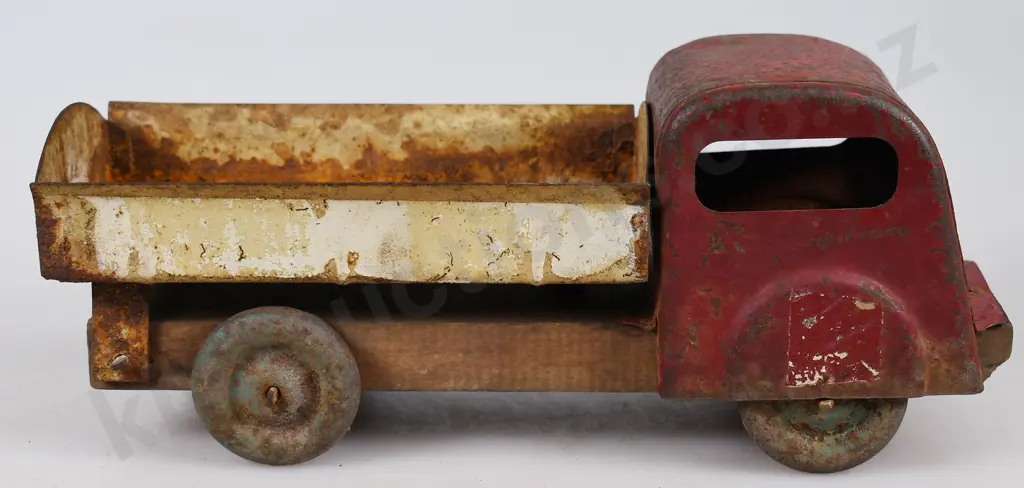 ABINGDONS NEW ZEALAND TIP TRUCK Image 1++