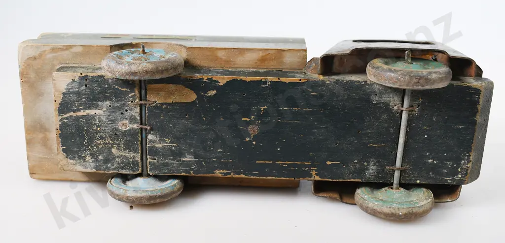 ABINGDONS NEW ZEALAND PETROL TANK WAGON Image 1++