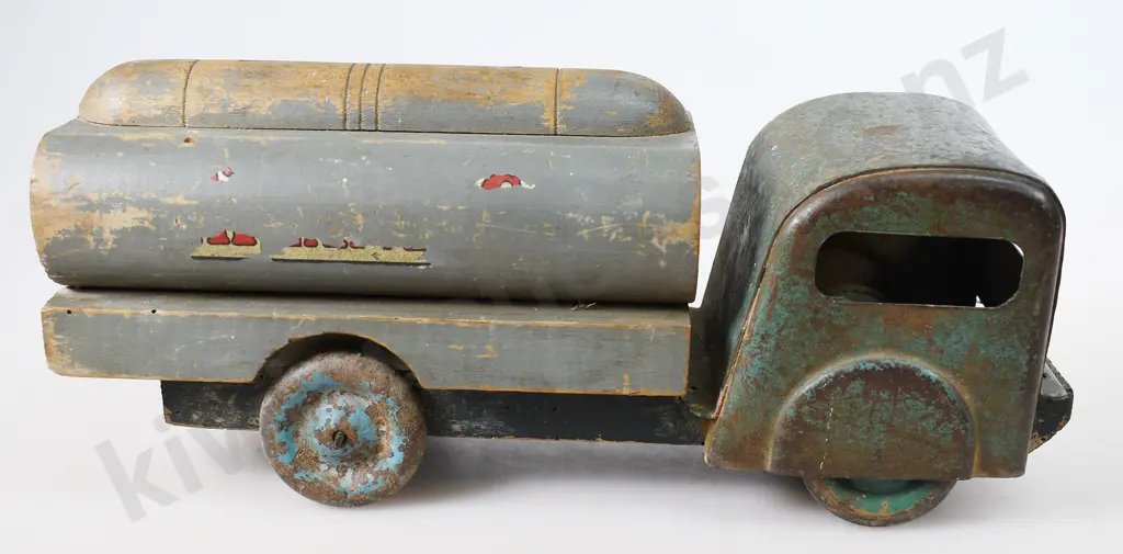 ABINGDONS NEW ZEALAND PETROL TANK WAGON Image 1++